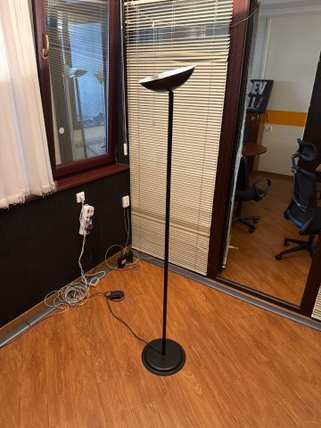 Lamp with brightness regulator